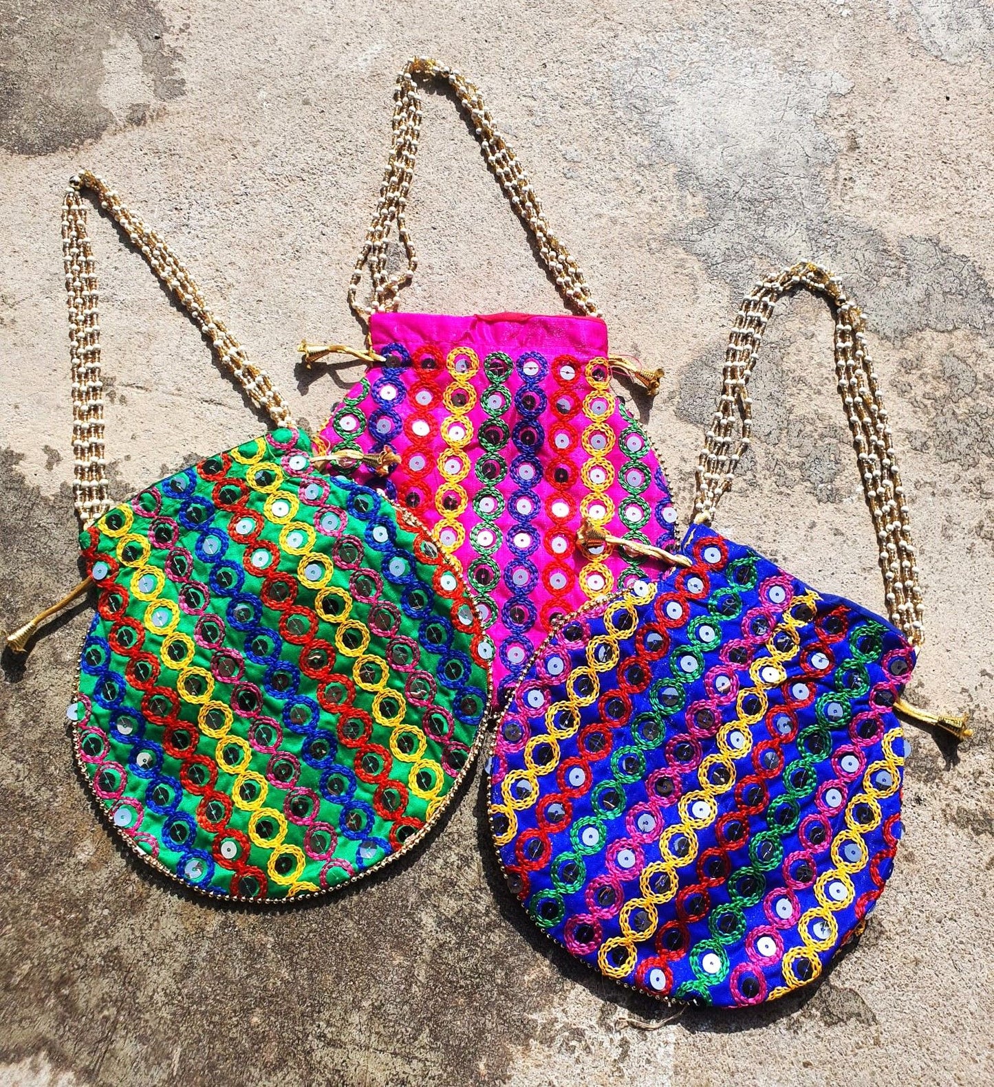 BOLSO BOMBONERA ART PRATTI.Solo 1 disponible en stock