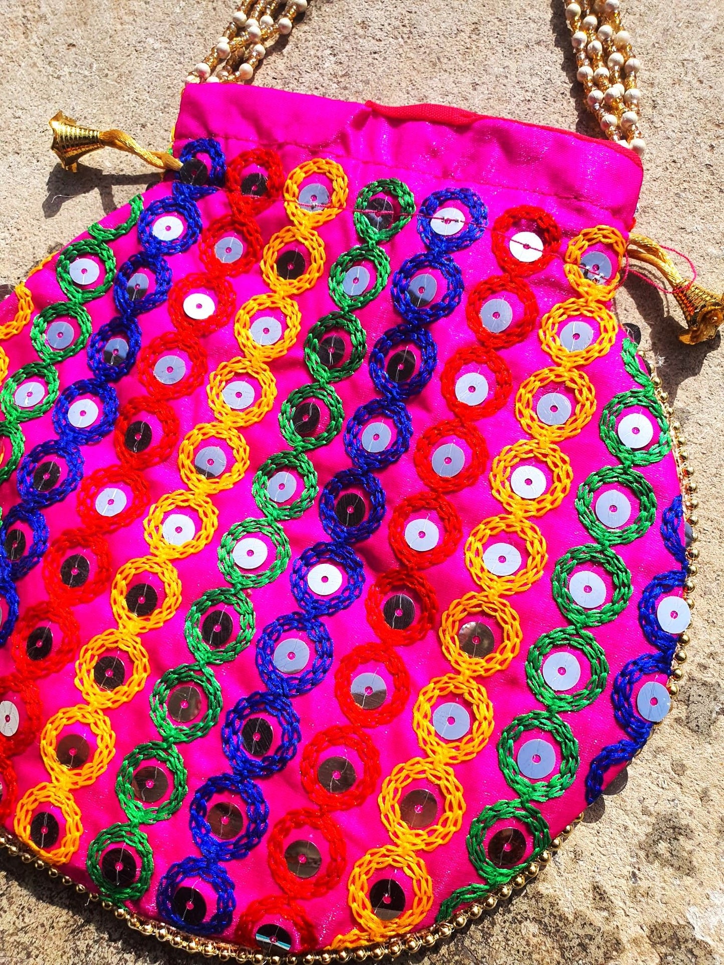 BOLSO BOMBONERA ART PRATTI.Solo 1 disponible en stock