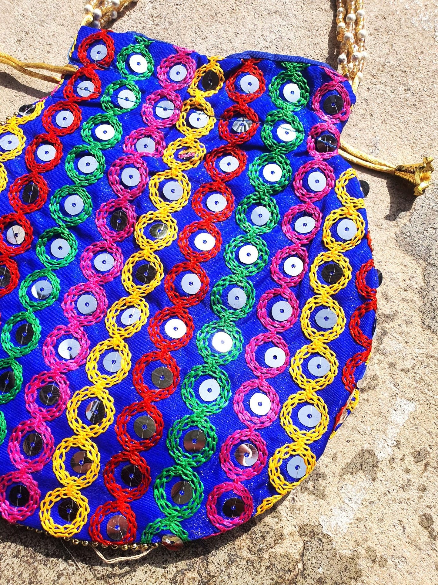 BOLSO BOMBONERA ART PRATTI.Solo 1 disponible en stock